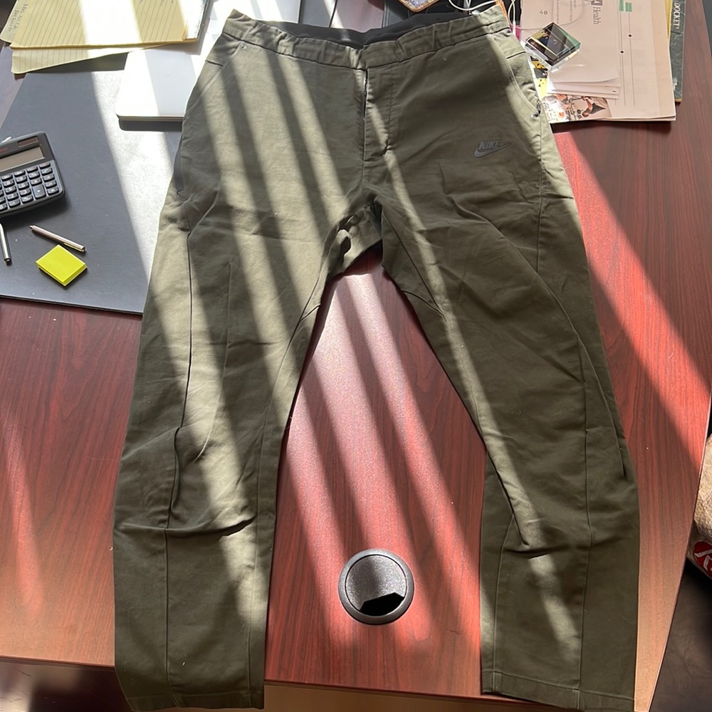 Nike Mens 34” green army pants